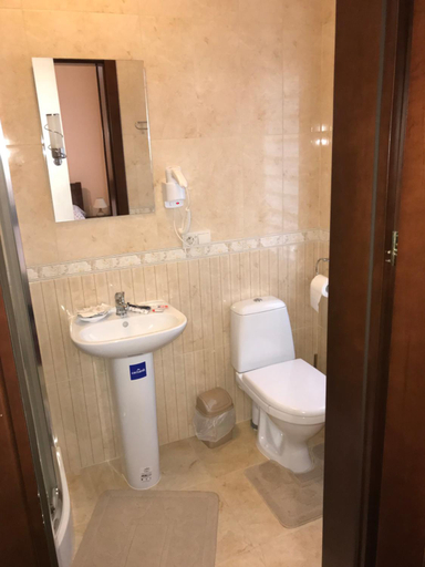 Bathroom 3, Amfora Hotel, Iavorivs'kyi