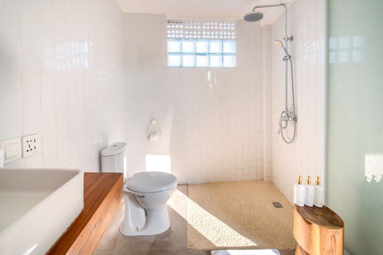 Bathroom 3, Villa Moana Canggu by Villa Finder, Badung