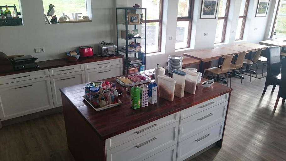 Food & Drinks, Lysuholl, Snæfellsbær
