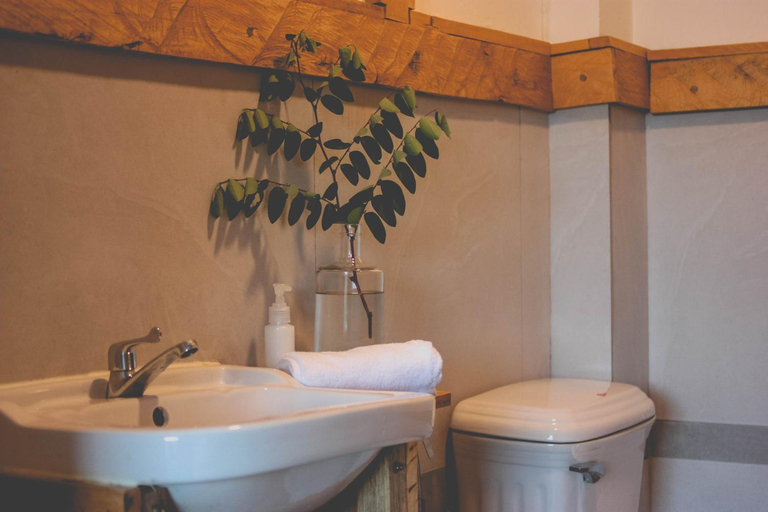 Bathroom 3, DAHLIA Guesthouse, Sihanoukville