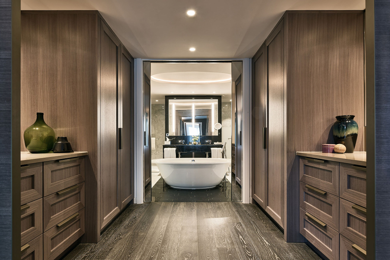 Bathroom 5, Hyatt Regency Amsterdam, Amsterdam