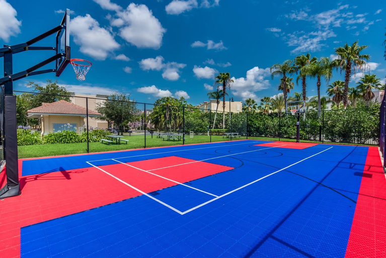 Sport & Beauty 2, Top-Floor Luxurious LAKEVIEW Condo, Orange