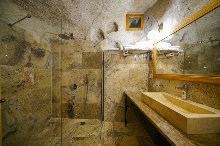 Bathroom 5, Cave Hotel Saksagan, Nevşehir