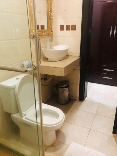 Bathroom 4, Mclorrets Suites, Enugu North
