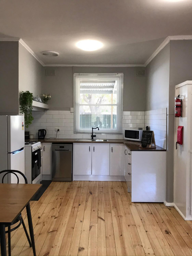 Others 4, Cute and Cosy - events, workers, getaways, Murray Bridge