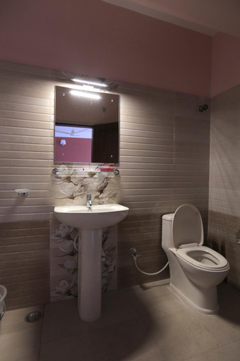 Bathroom 4, Yaksha Holiday Home, Jalpaiguri