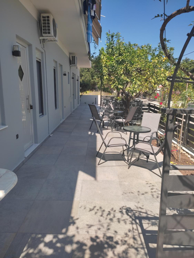 Others 4, Stefani apartments, Attica