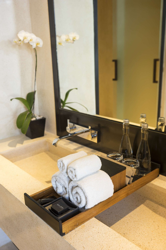 Bathroom 22