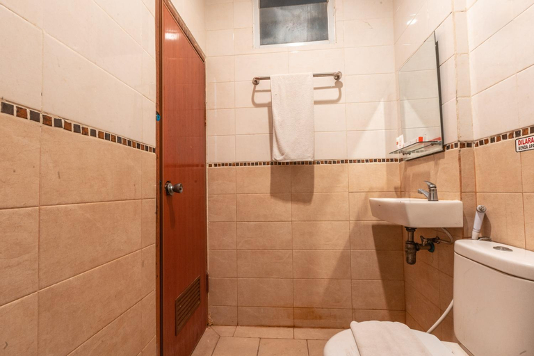Bathroom 11
