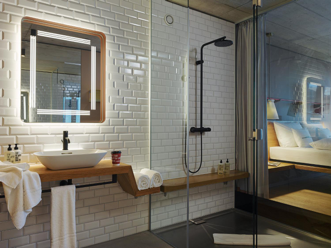 Bathroom 20