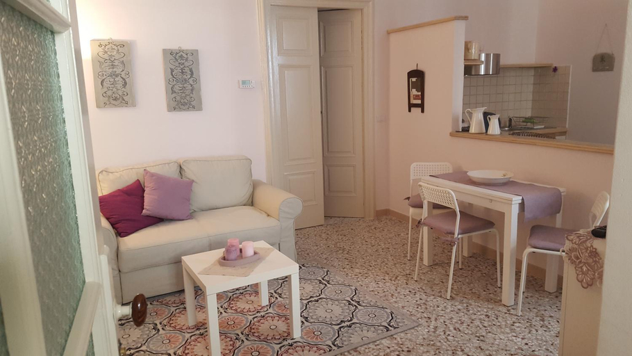 Facilities 2, Maison de Famille, Potenza