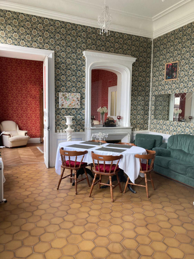 Others 3, Chateau de la Bouchatte chambre les Roses, Allier