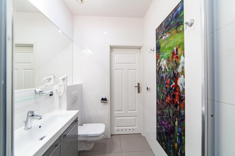 Bathroom 2, MILU Apartments Kurkowa, Kraków City