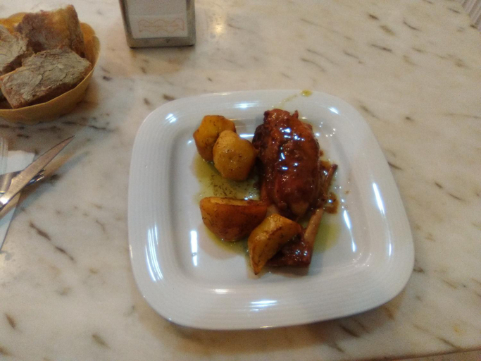 Food & Drinks