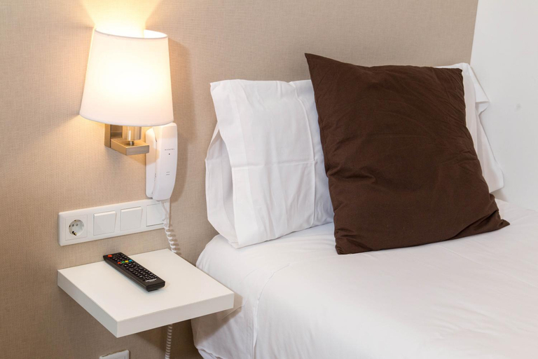 Bedroom 2, Hotel BestPrice Gracia, Barcelona