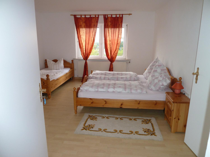 Bedroom 2, Gastehaus Anja, Lahn-Dill-Kreis