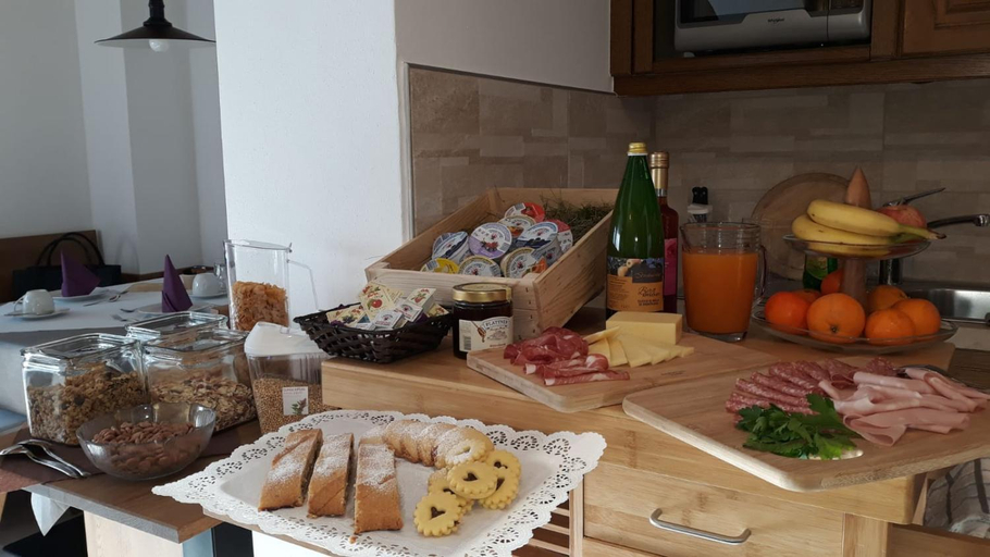 Food & Drinks 5, B&B Fruhlingsheim, Bolzano