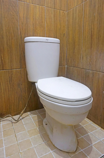 Bathroom, Hotel O Anggrek Homes Makassar, Makassar