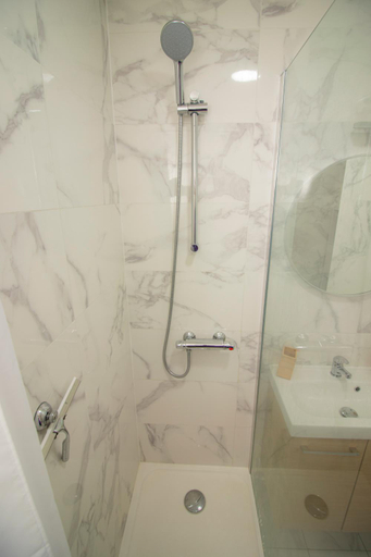 Bathroom 2, L'Estival Room Logement en Colocation, Hauts-de-Seine