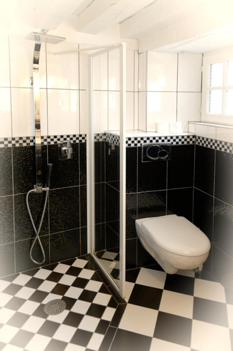 Bathroom 5