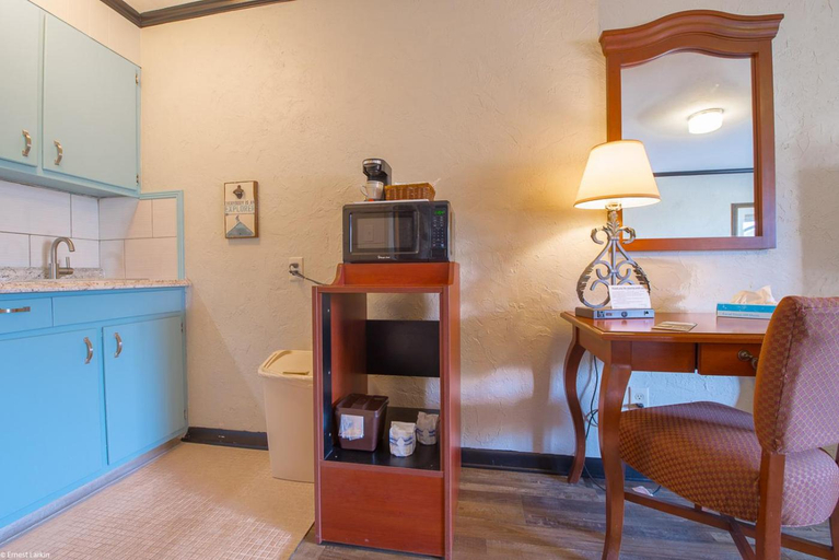 Others 5, Townsend River Breeze Inn, Blount