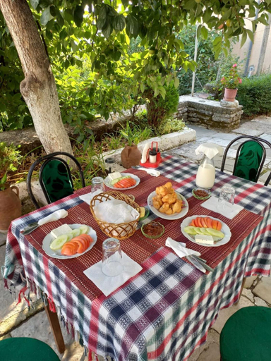 Others 3, MiziriGuestHouse, Gjirokastrës