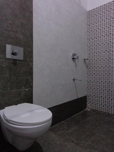 Bathroom 4, Lakeside Inn Ratanada, Jodhpur