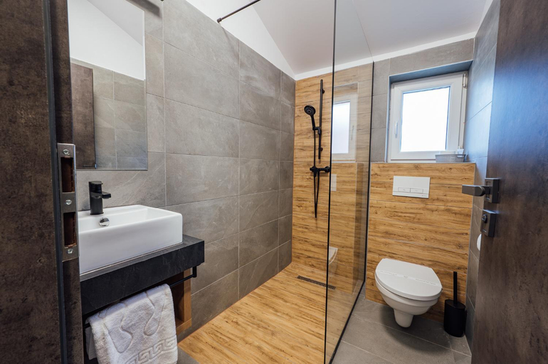 Bathroom 3, Vila Noblesse, Sovata