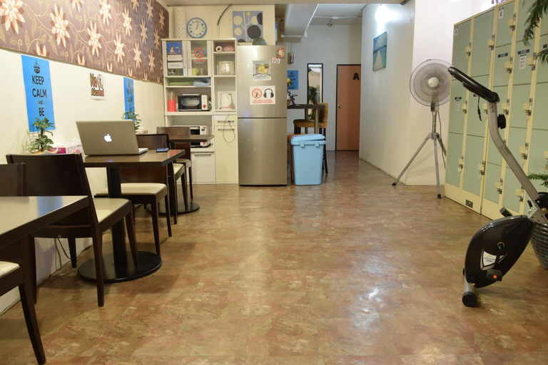 Lobby 5, Kumoji So Hostel, Naha