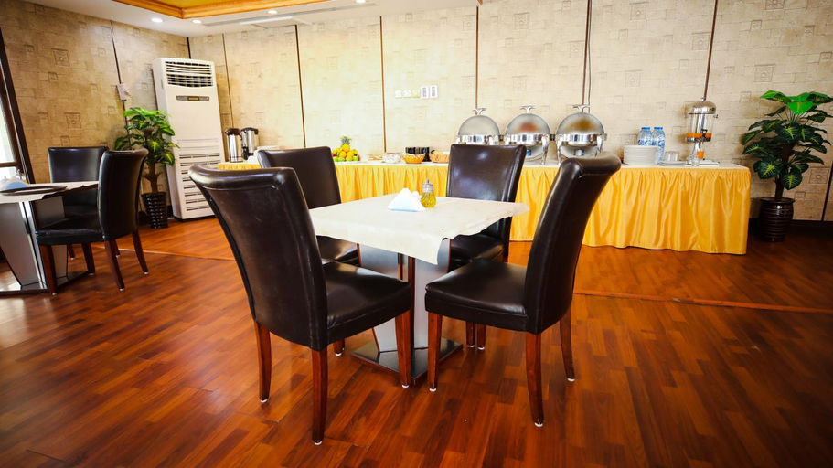 Food & Drinks 4, Green House Hotel Apartment, Dubai