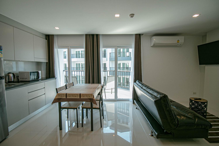Dining Room 8