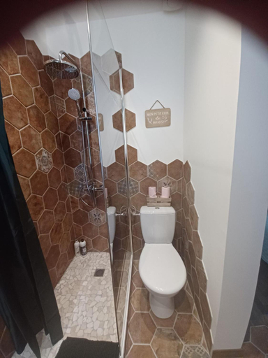 Bathroom 3, Chambre d'hote Au Jardin Le clos des vins d'Anges, Aude