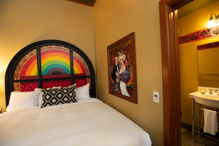 Bedroom 2, McMenamins Elks Temple, Pierce