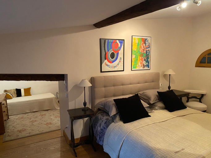 Bedroom 3, Clos de Mont July, architecture XVIIIe au cœur de la nature, Ain