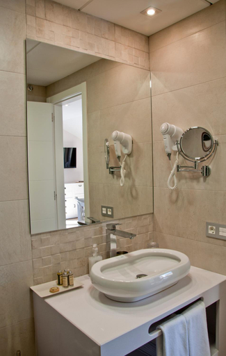 Bathroom 2, Apartamentos Rondacentro, Málaga