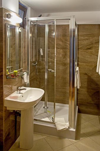Bathroom 5, Bucovina Residence & SPA, Gura Humorului