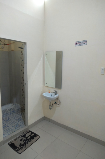 Bathroom 19
