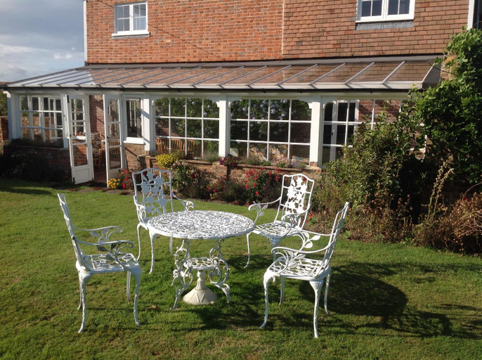 Others 4, Baron's Grange, East Sussex