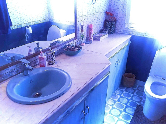 Bathroom 4, Fairmont Cottage Mukteshwar, Nainital