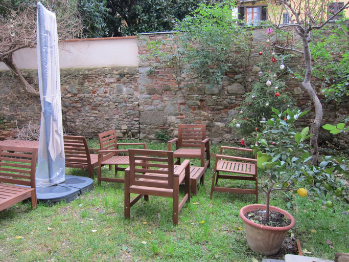 Others 3, A casa di Enrico e LuzMe, Florence