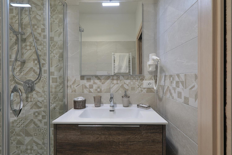 Bathroom 2, Meridiana B&B, Palermo