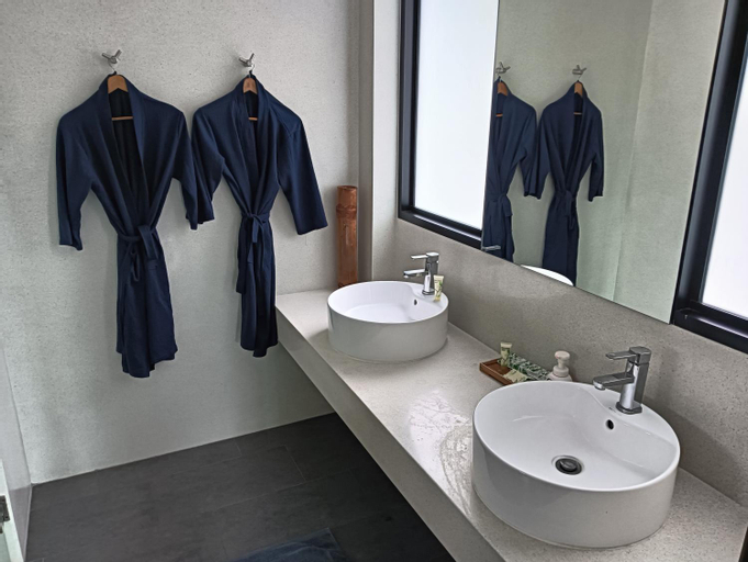 Bathroom 17
