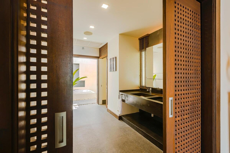 Bathroom, Large 6 Bed Luxury Villa on the Golf Course PHJ, Cha-Am