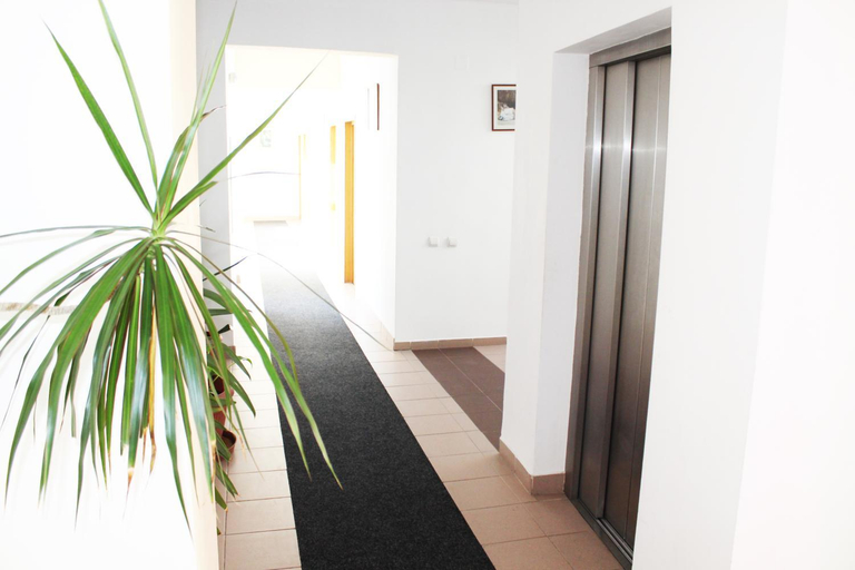 Others 5, Elizeu Hotel, Municipiul Bucuresti