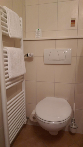 Bathroom 14