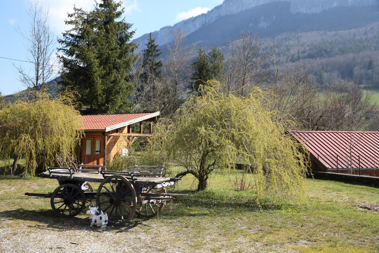 Exterior & Views 2, chalet du camping la Porte St Martin, Drôme