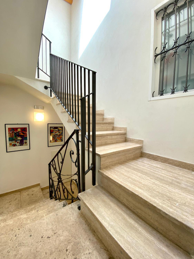 Others 2, B&B ALIVA, Trapani