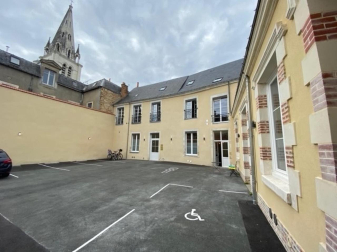 Others 2, Ecole 103, Sarthe