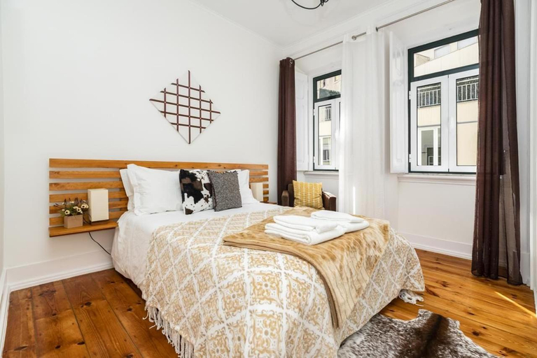 Others 3, Rustic M2 R1 - Amazing Double Room with Shared Bathroom, Lisbon