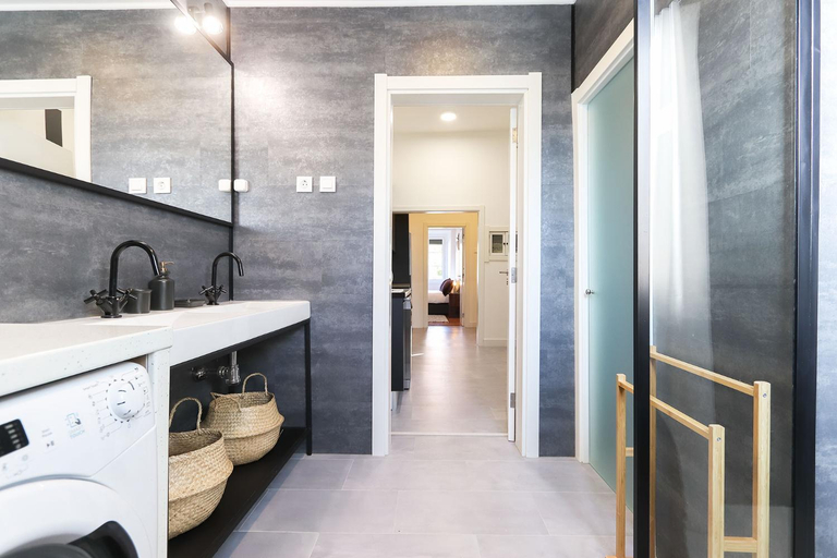 Bathroom 2, Rato Design with Terrace by Homing, Lisbon